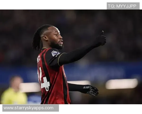 福登称赞塞梅尼奥身体对抗能力强大左右脚均衡是门前威胁的关键