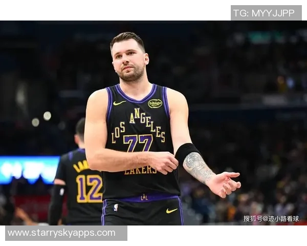 本赛季定向助攻榜单揭晓里夫斯助攻艾顿27次东契奇紧随其后25次